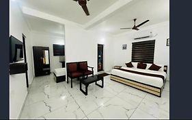 Hotel Gold Suite, Kakkanad